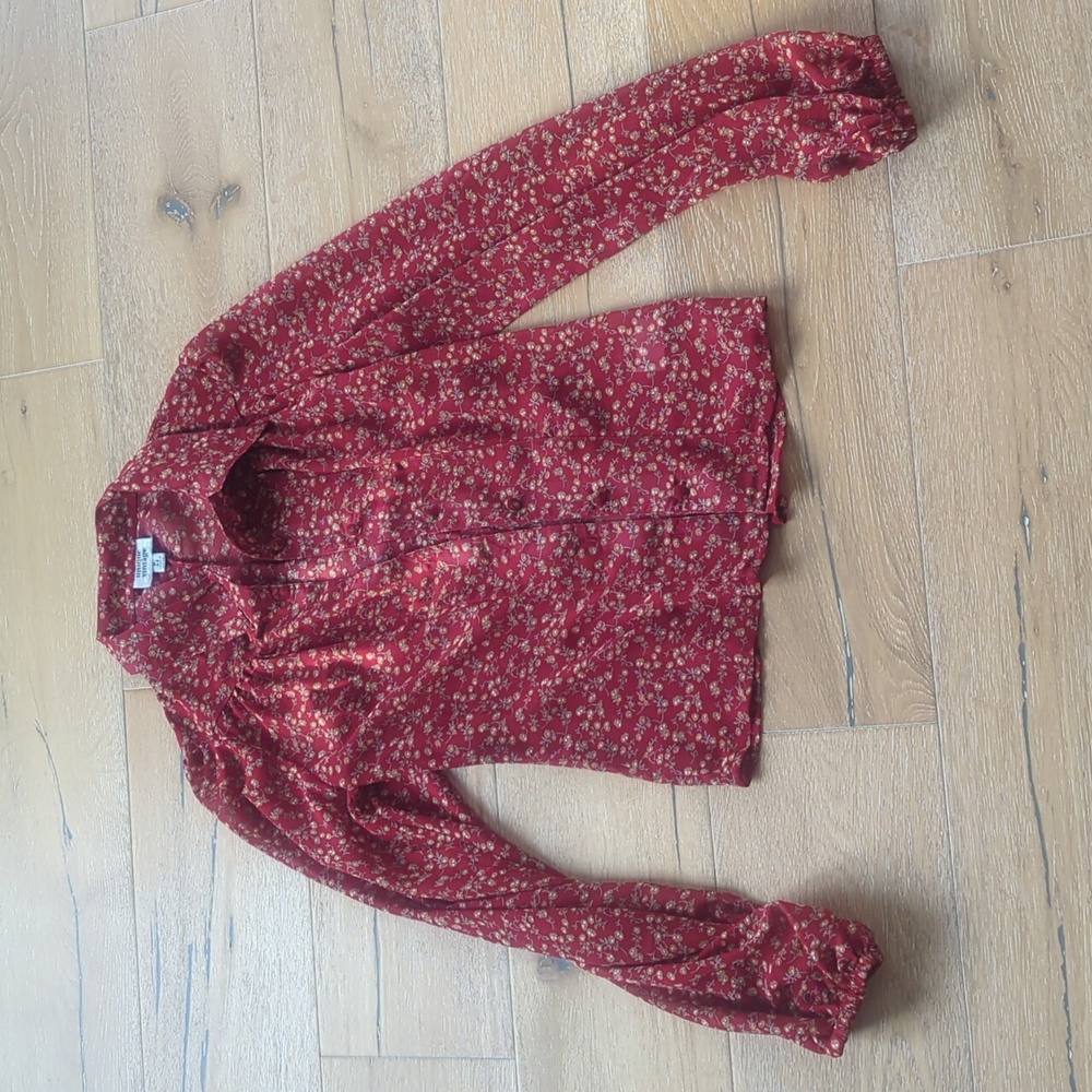 NWOT blouse by unique vintage